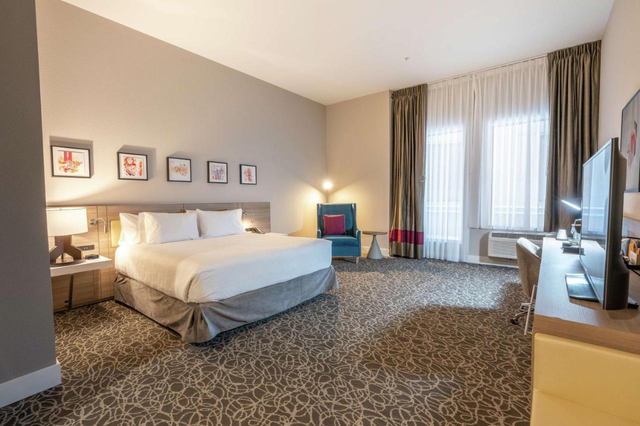 Hilton Garden Inn Wichita Downtown, Ks Екстер'єр фото